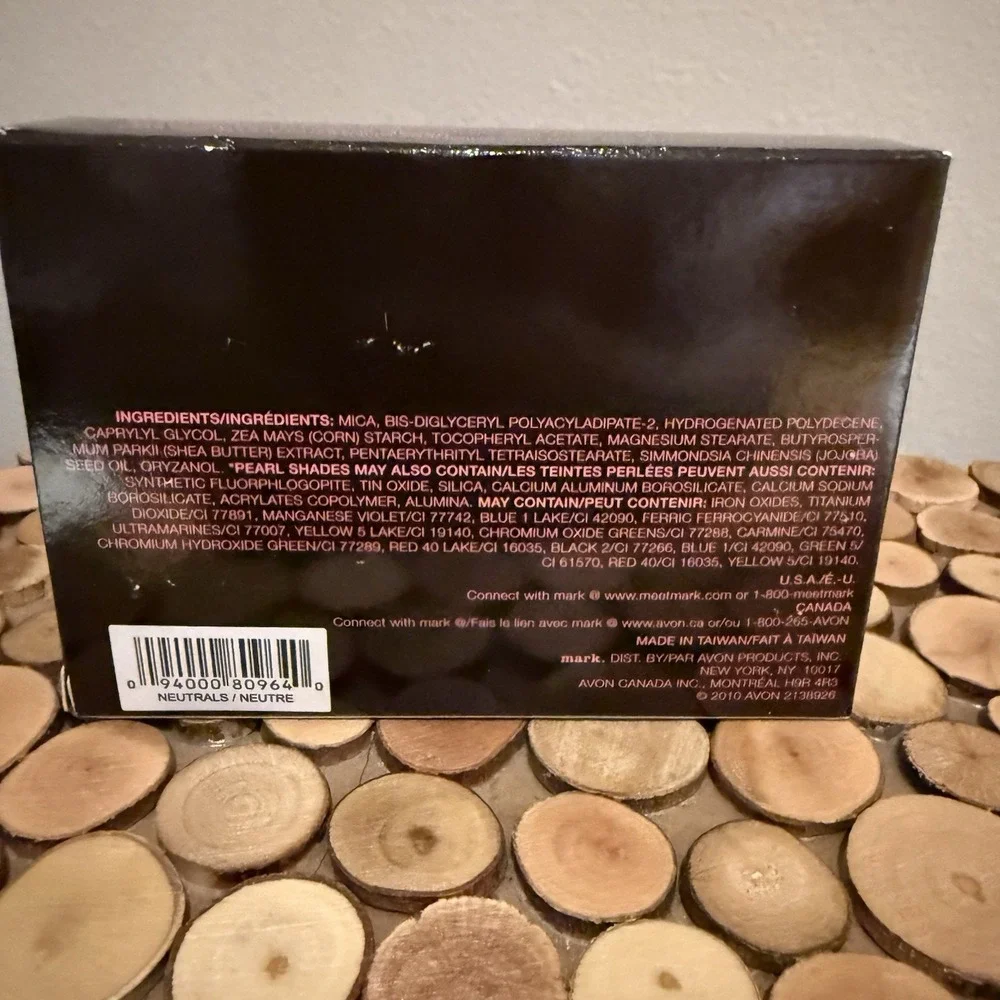AVON Mark On the Dot Eye Color Compact 9 Eye Shadows Neutrals SHIMMERY New In Bx